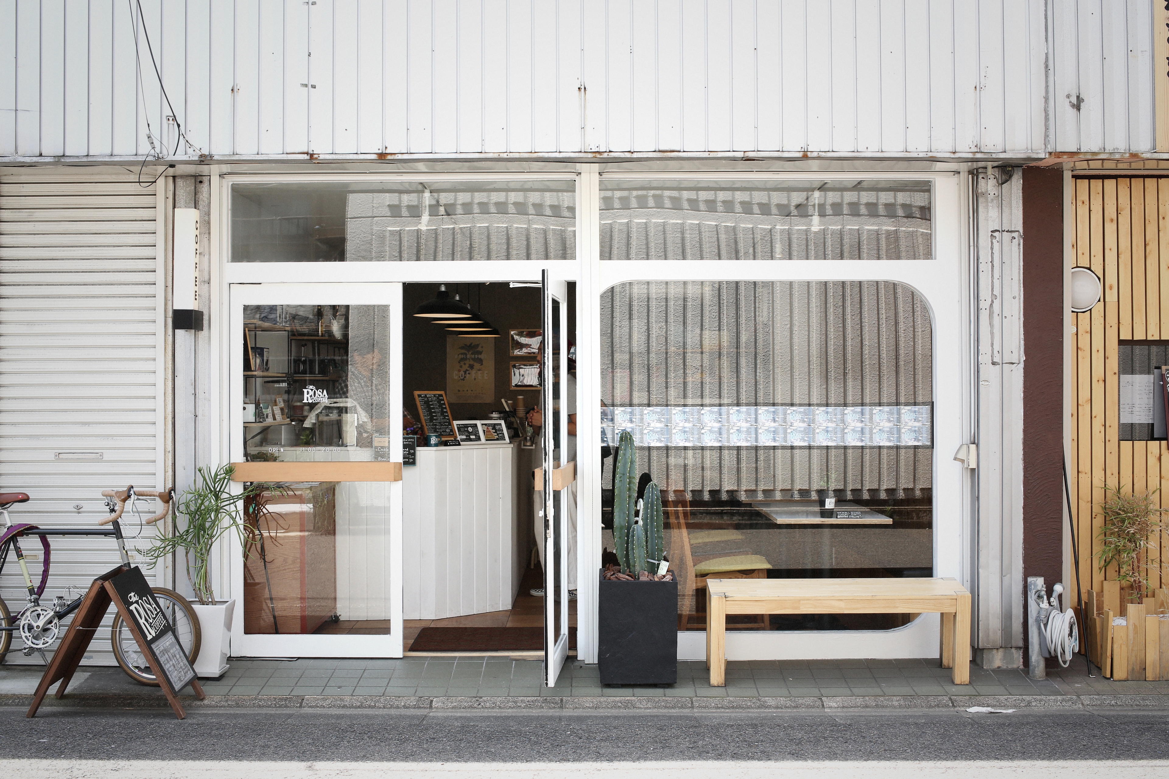 05/25(雨) – ROSA COFFEE オーナー兼バリスタ (31歳)-05
