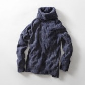 CURLY-CABLE TURTLE NECK