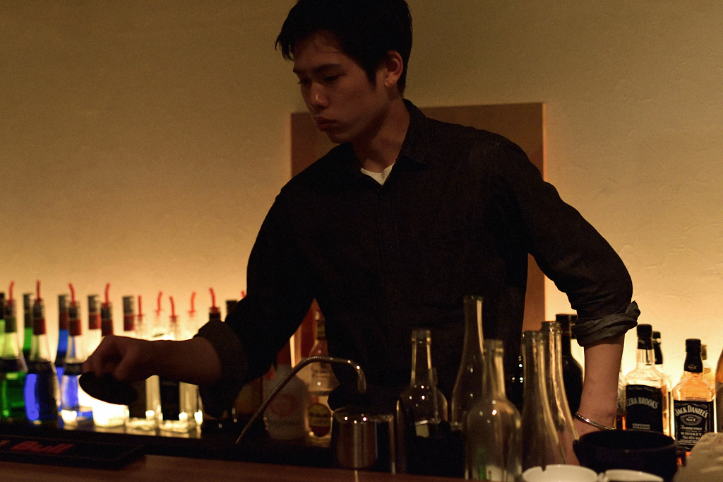 06/3(曇り) – バーテンダー (29歳)とバーテンダー (23歳)
