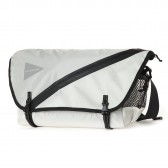 and wander-20L messenger bag - white