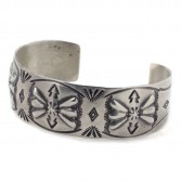 Indian jewelry-J : FLOWER MOTIF - ナバホバングル