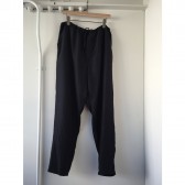 COMOLI-シルク テーパードパンツ - Navy