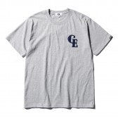 GOODENOUGH-S:S TEE - FELT WAPPEN - Grey : Navy