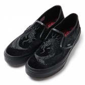 DELUXE × VANS SLIP ON - Black