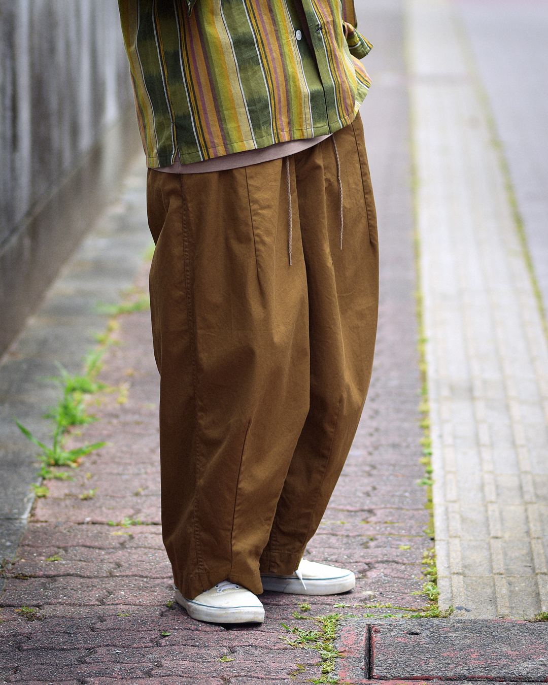 ヒザデルパンツの特徴と種類
