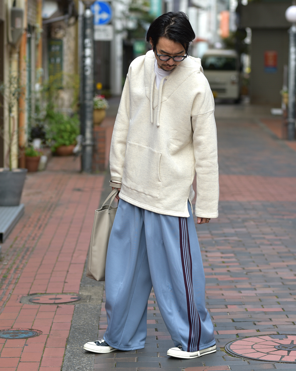 ヒザデルトラックパンツ コーディネイト