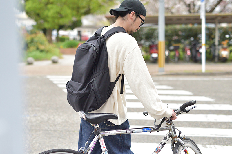 自転車で通勤中