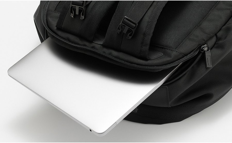 BACKPACK PRO M - Black PC収納