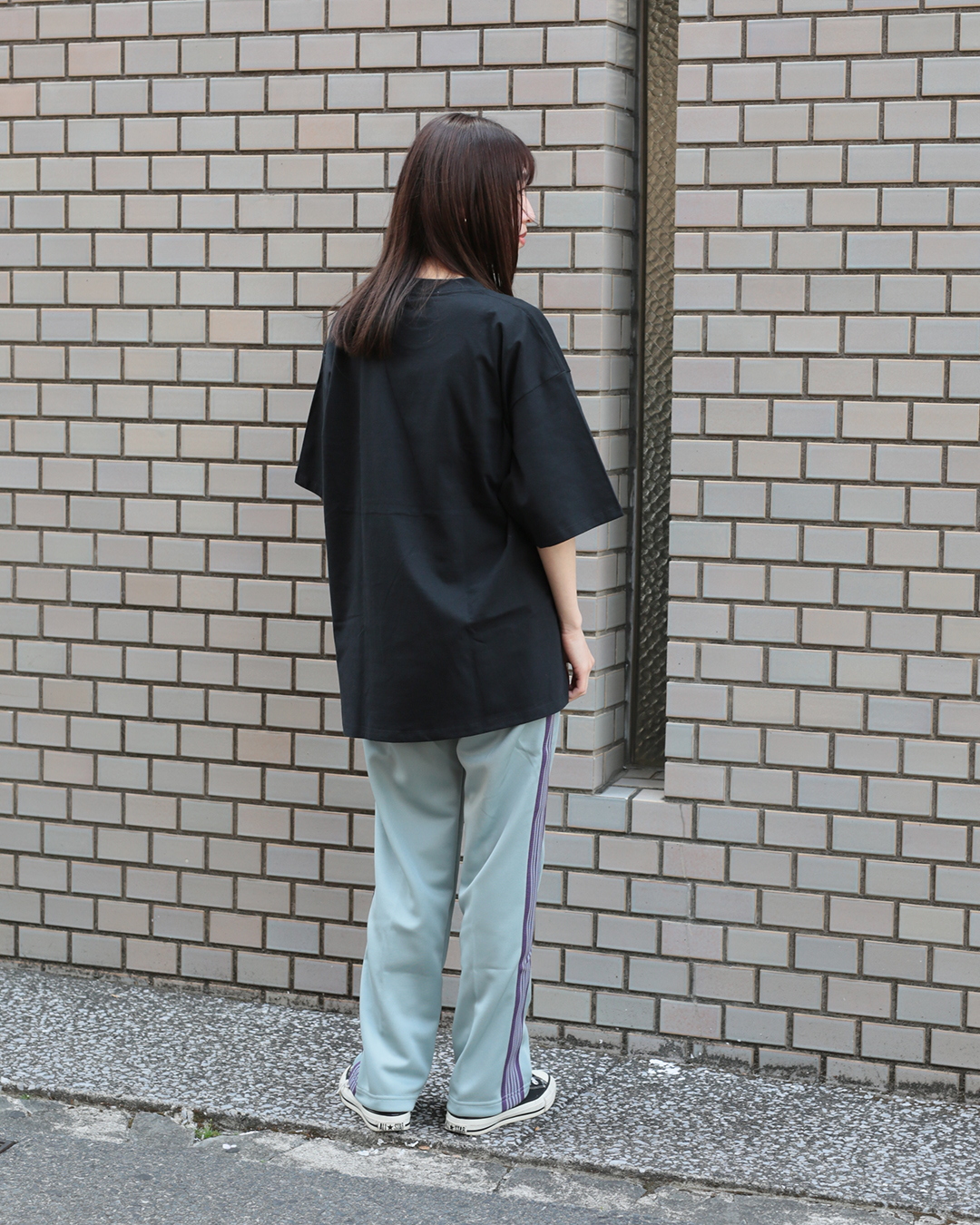 2-PACK CORPORATE S/S TEE 女性着用サイズ感