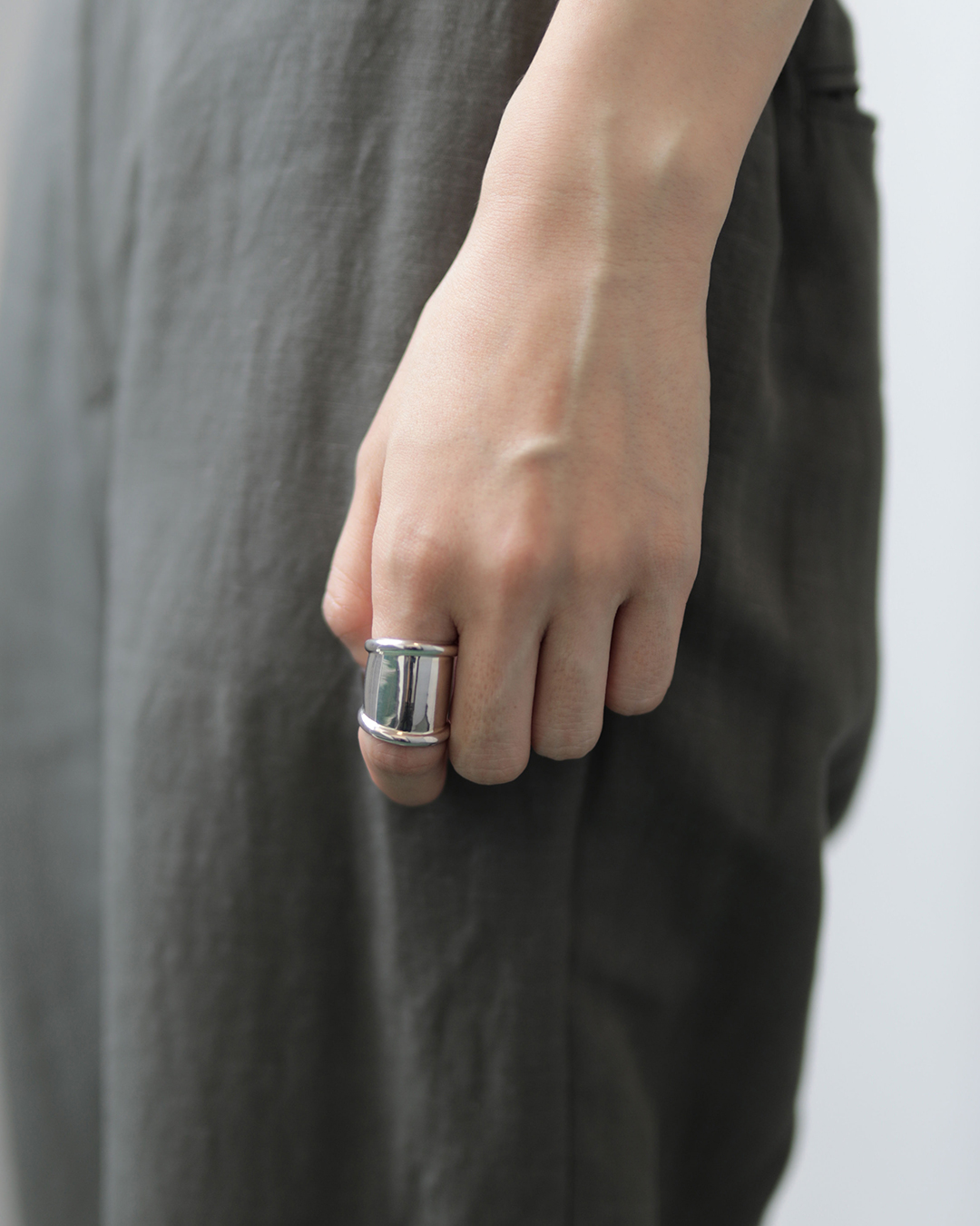 Shield Ring 着用