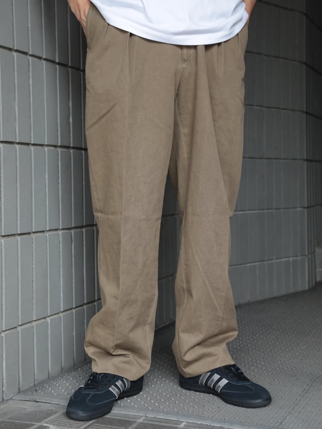 NEAT Chino 着用