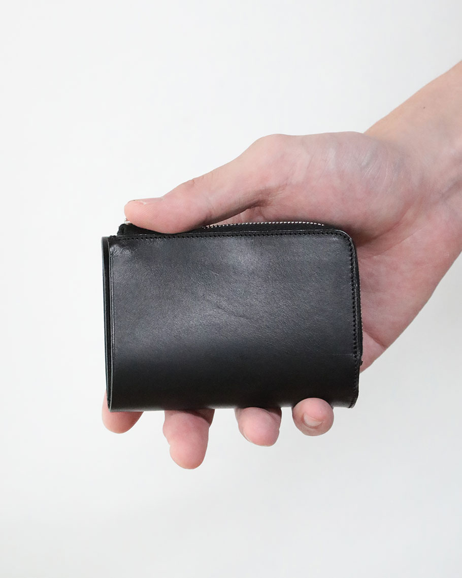 VT18 FOLDED WALLET 男性サイズ感