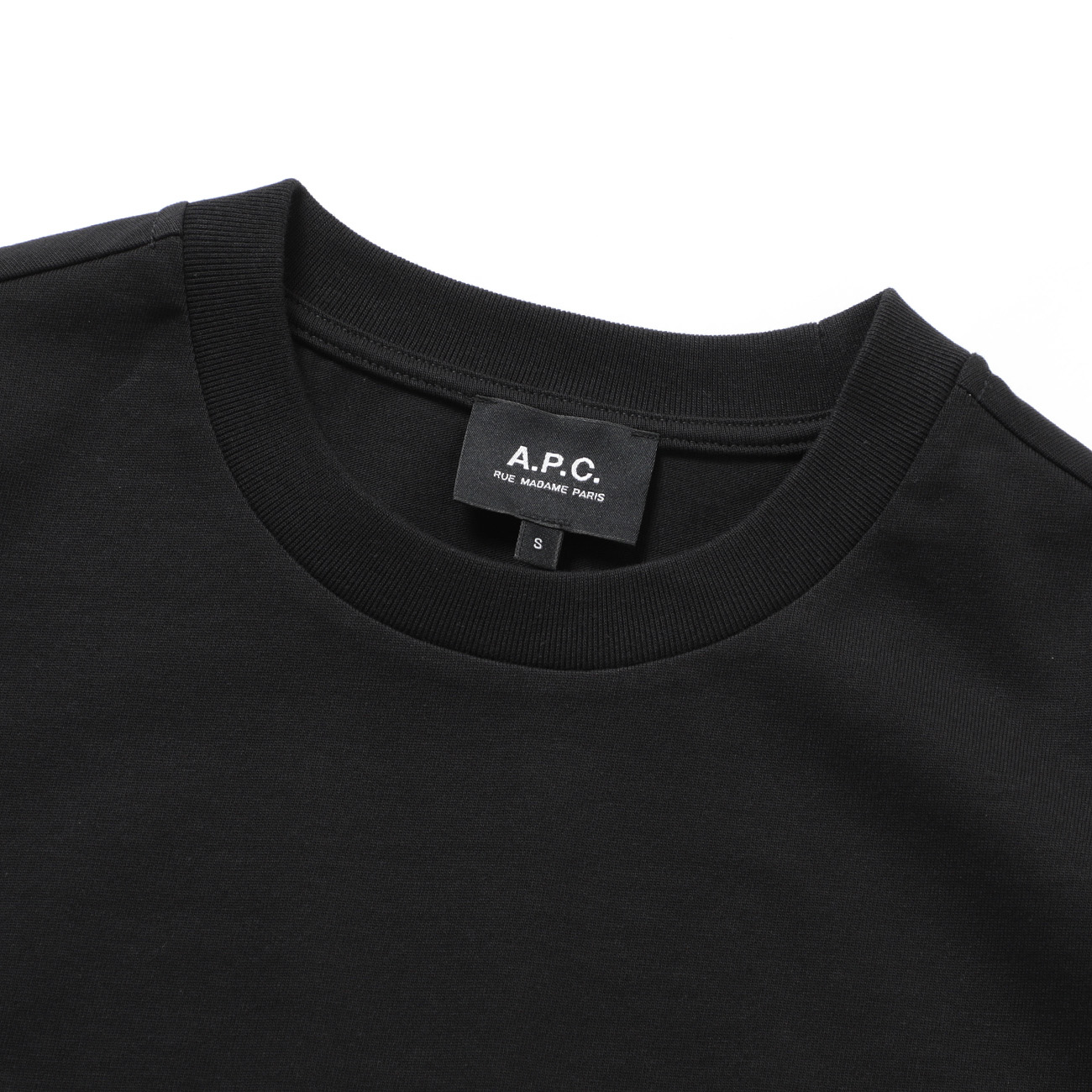 Standard Rue Madame Tシャツ 首元アップ
