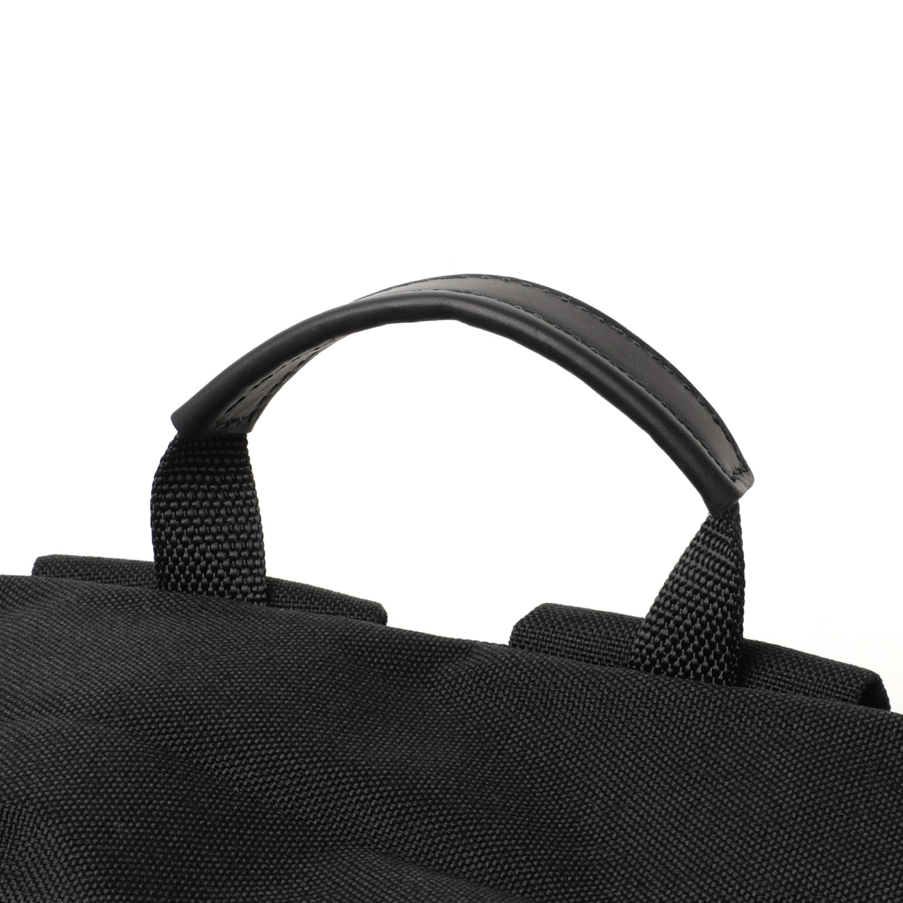 NY02-TF BACKPACK TF レザー部分