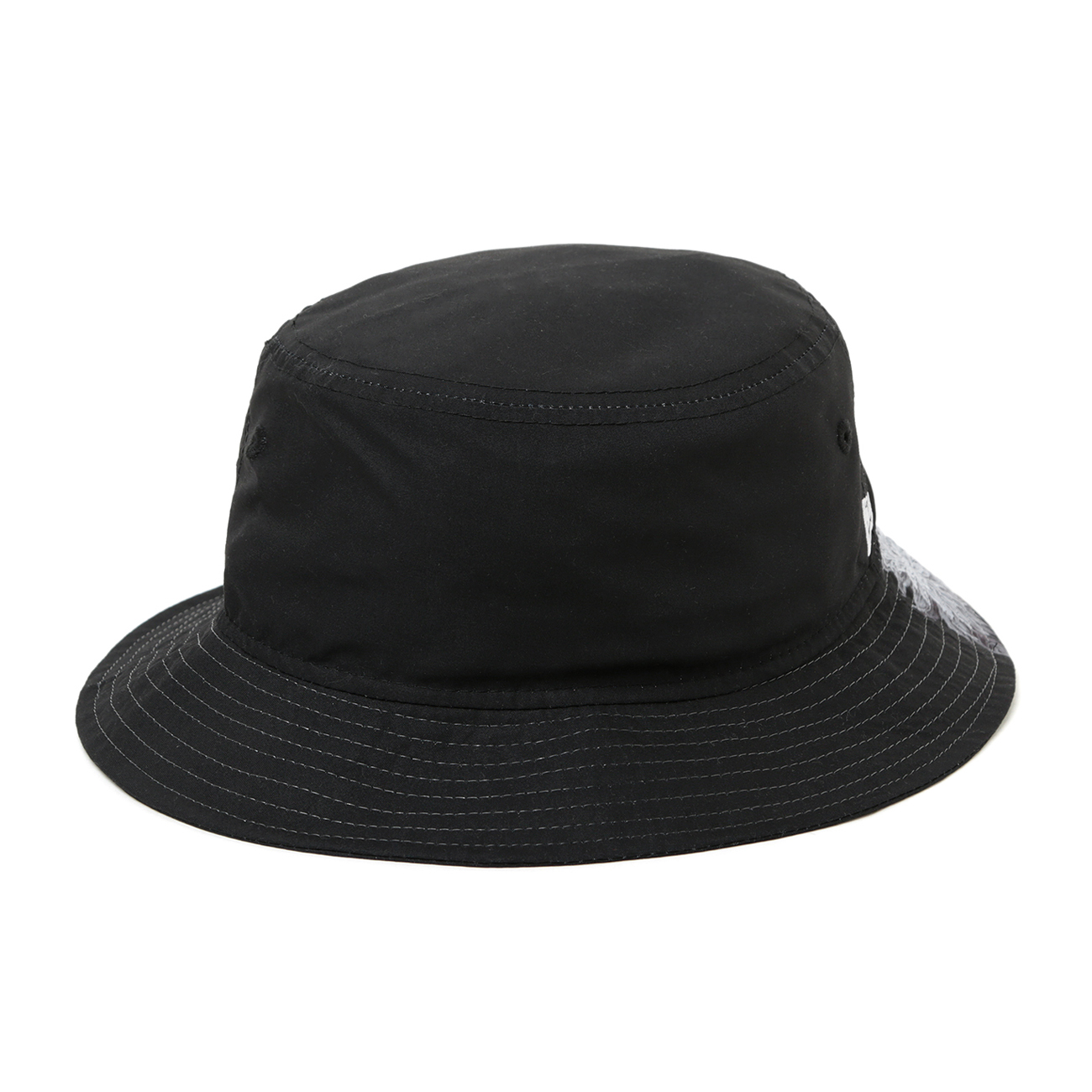 WHITE DHALIA MOTIF BUCKET-01 HAT