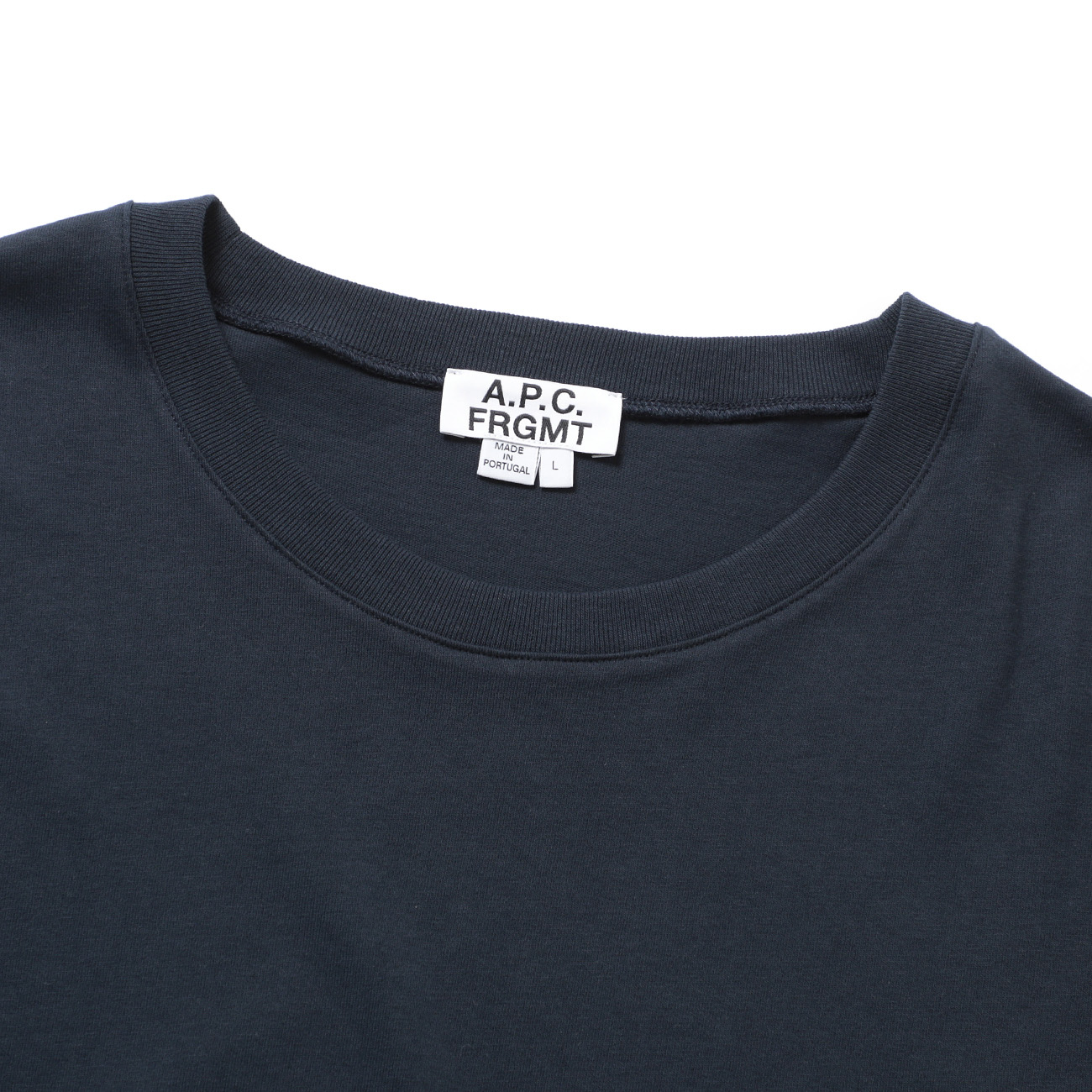 A.P.C. FRGMT. Renoncement Tシャツ 首元アップ