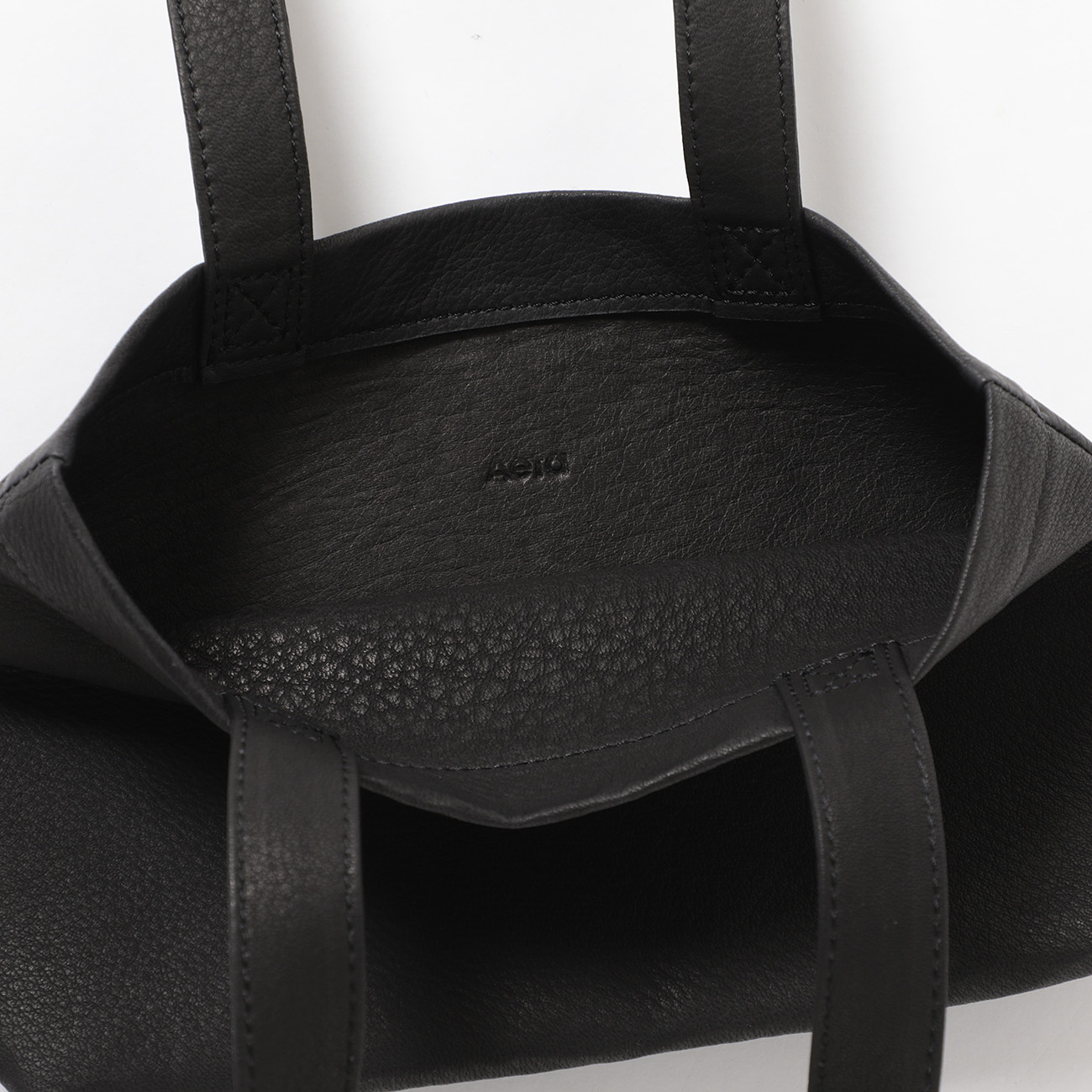 DA134 Double Faced PAPERBACK TOTE 中身