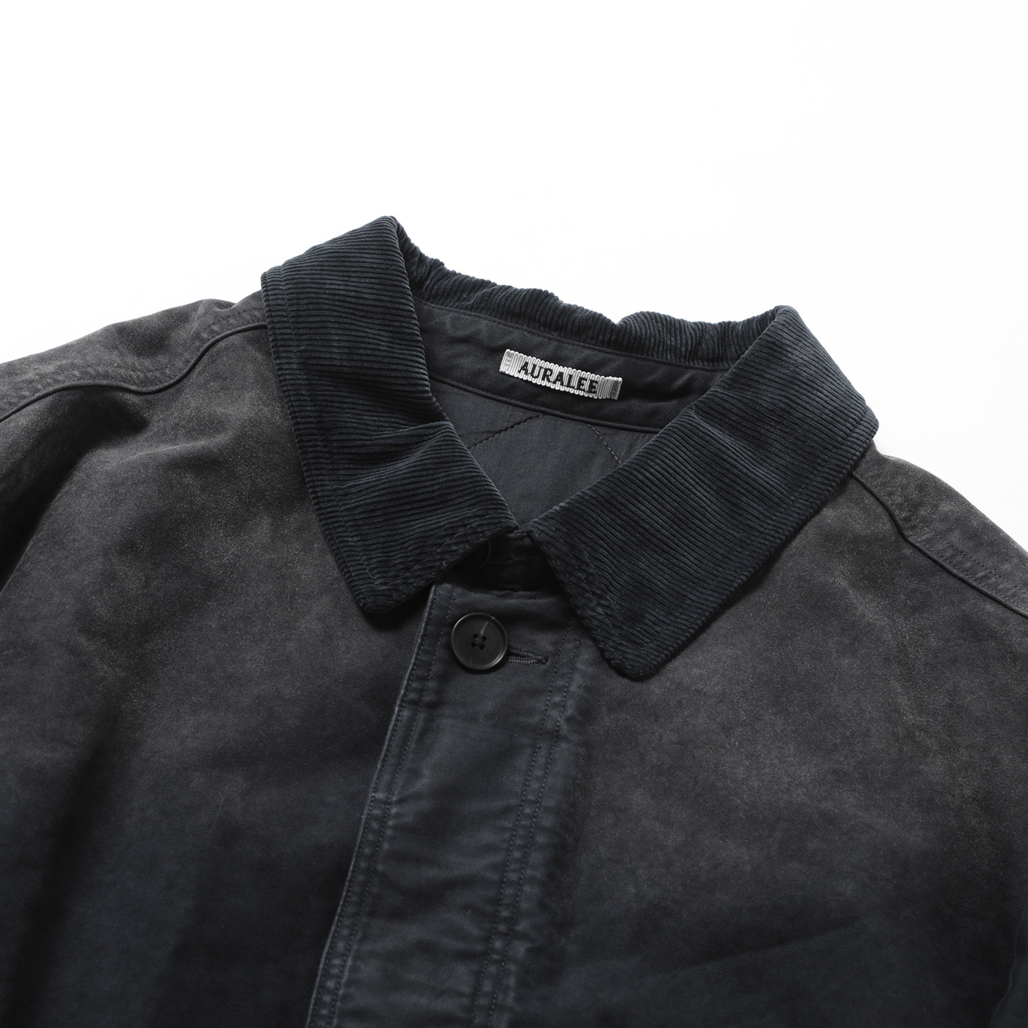 GARMENT-DYED ORGANIC COTTON HEAVY MOLESKIN COVERALL 襟元
