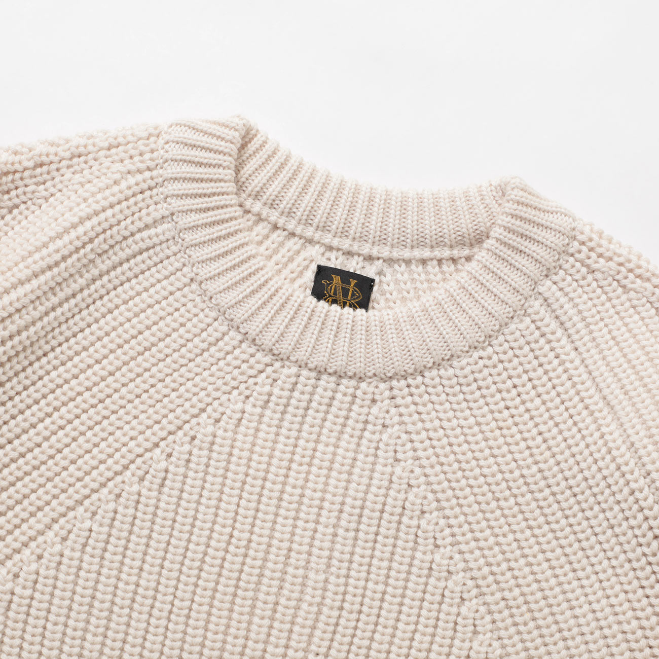 SIGNATURE CREW NECK 首元