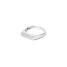 Signet Ring with Hair Line-Thin